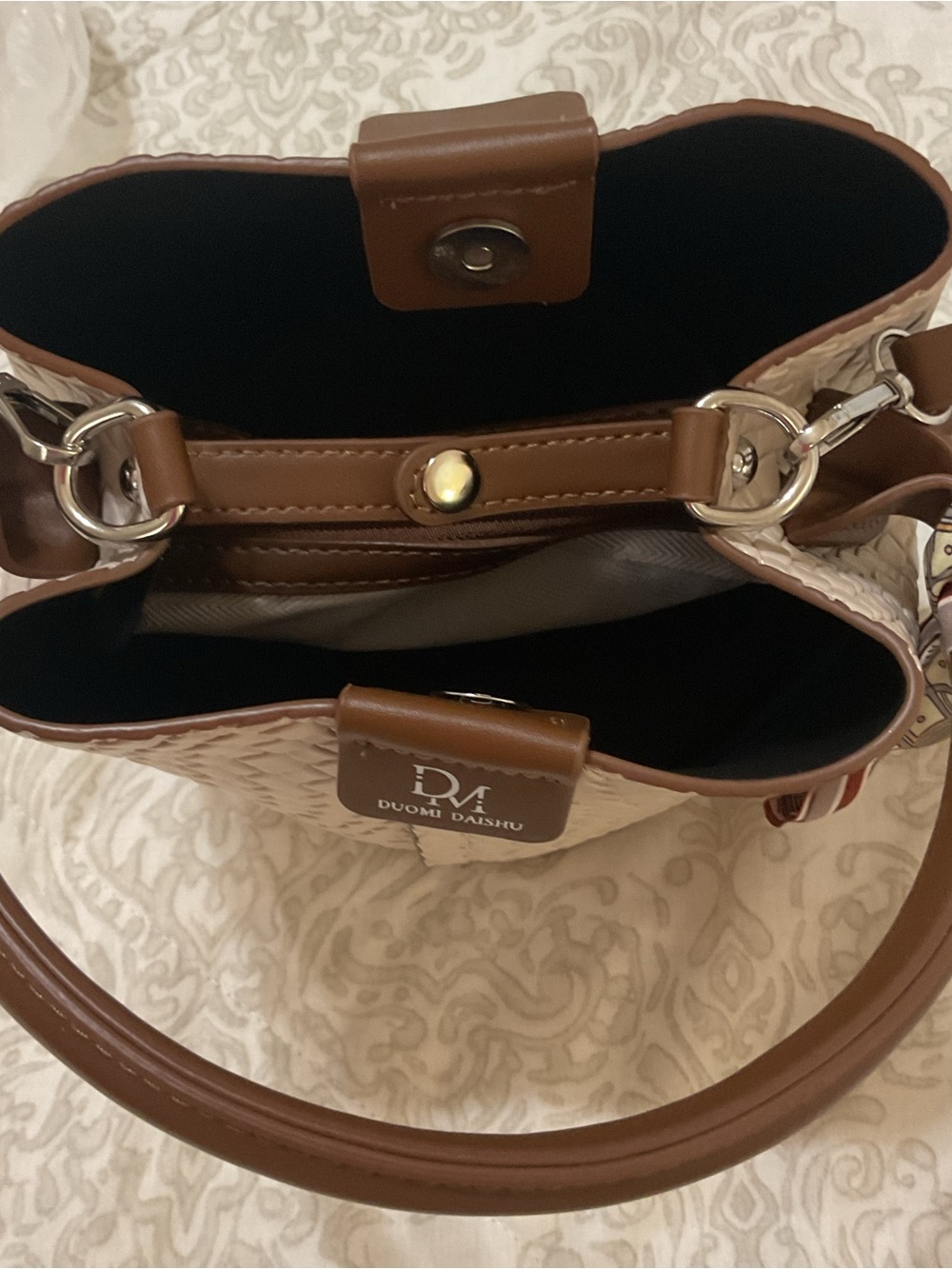 Duomi Daishu Small Tan and Brown Bucket Shoulder Crossbody Bag with Tie NWOT - Picture 8 of 12